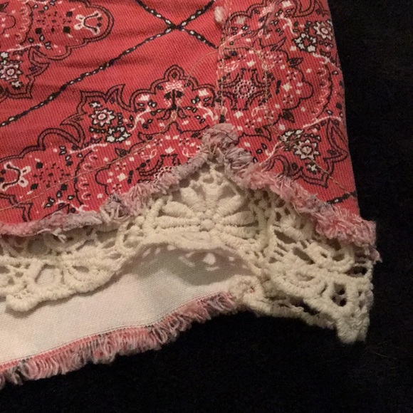 Shorts - Picture 2 of 3